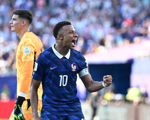 Dünya Kupası çeyrek finalinde milyar euro'luk rekabet