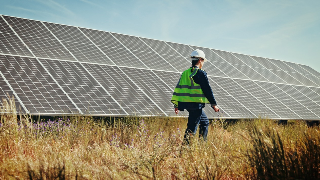 Dünyada yenilenebilir enerji dönüşümüne güneş damga vurdu