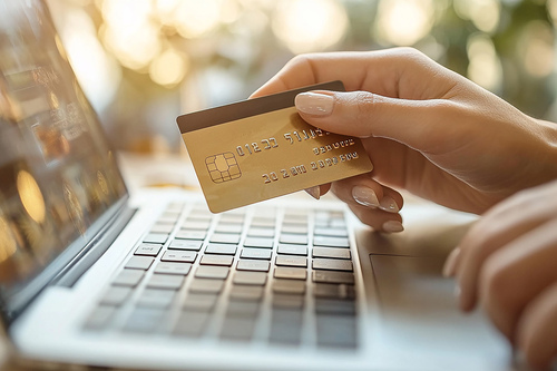 E-ticaret hacmi yıl sonunda 5 trilyon TL’ye ulaşabilir