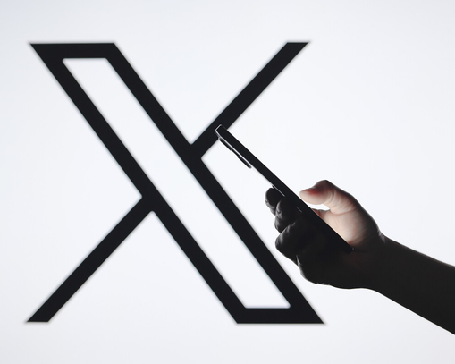 X’in yeni görsel oluşturucusu: Aurora