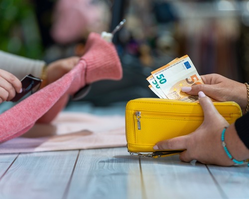 ECB’den beşinci faiz indirimi: Enflasyon düşüyor, ekonomi durgun