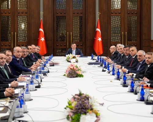 Ekonomide sürdürülebilir büyüme adımları netleşti