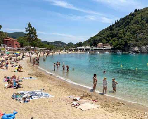 Ekonomideki toparlanmaya rağmen Yunanlar yaz tatillerini karşılayamıyor