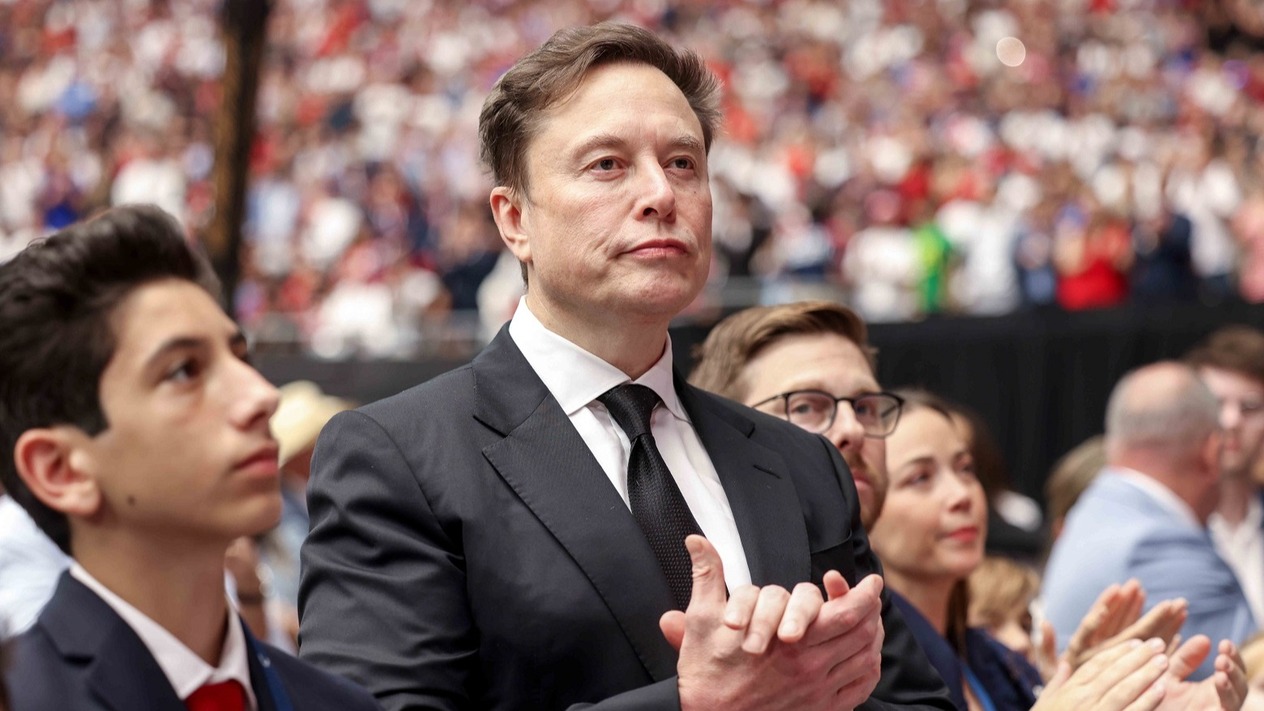 Elon Musk 722 milyar dolarlık servetiyle neler alabilir?