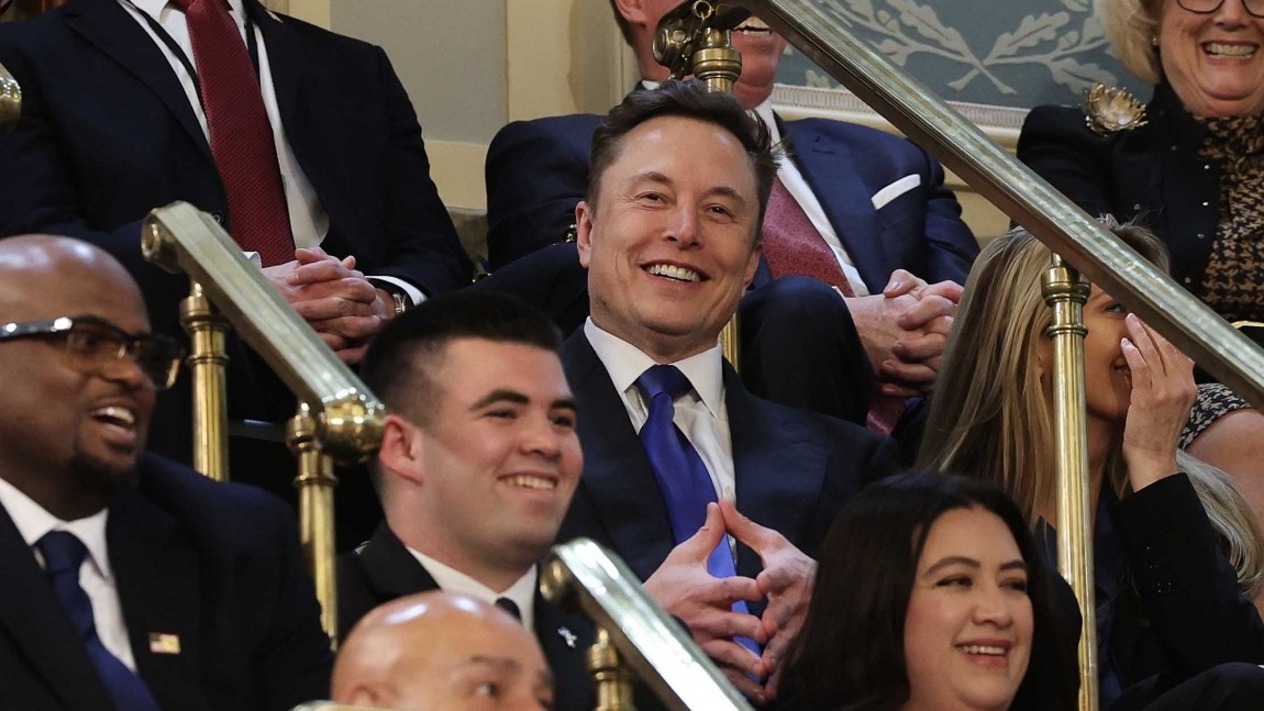 Elon Musk ABD’de hava trafiği kontrolüne el atmak istiyor