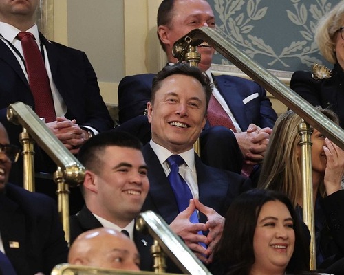 Elon Musk ABD’de hava trafiği kontrolüne el atmak istiyor