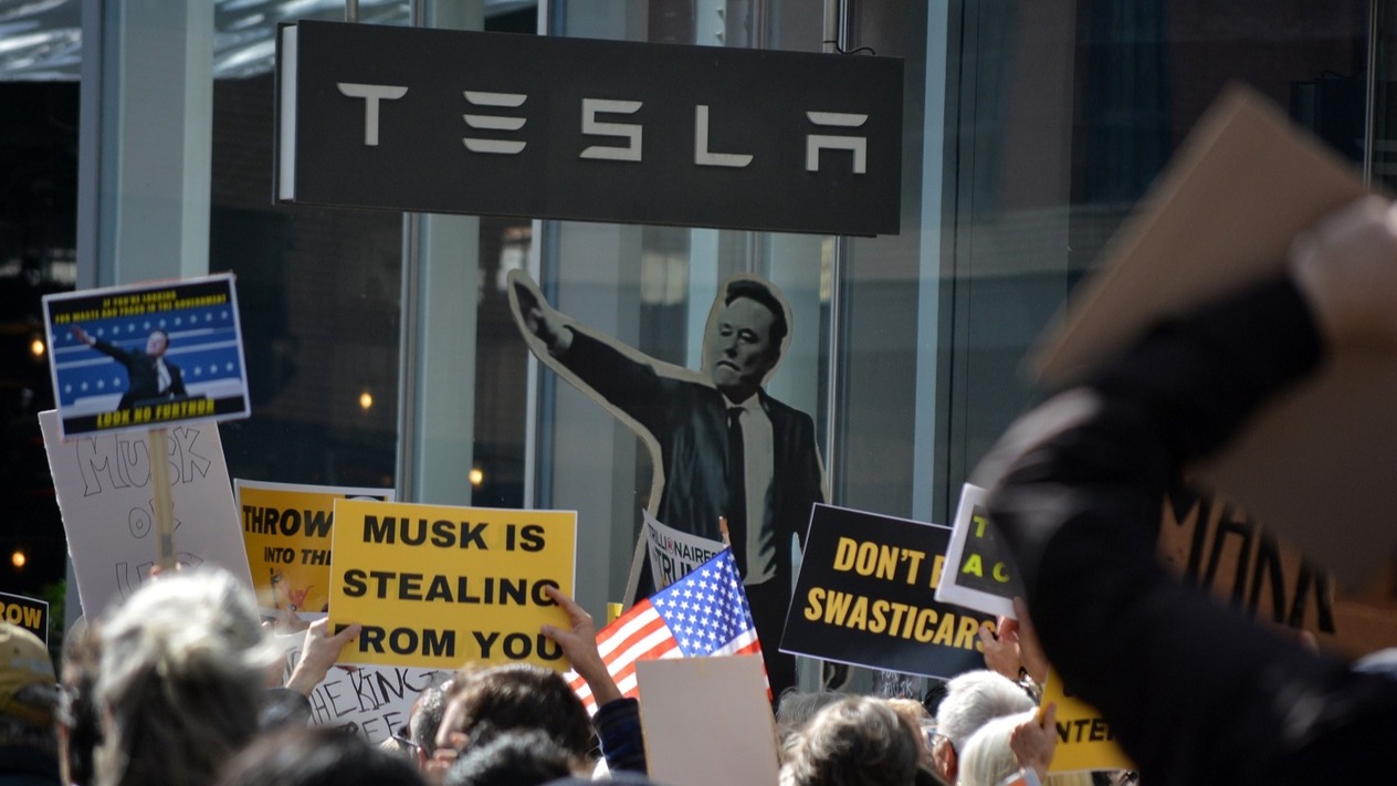 Elon Musk’ın dönüşü Tesla’nın marka itibarını kurtarabilir mi?