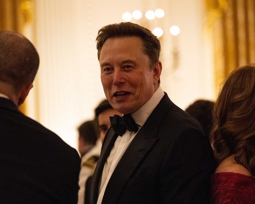 Elon Musk’ın iddialı yapay zeka hedefi: Altı ayda Anthropic ve OpenAI’ı geçecek
