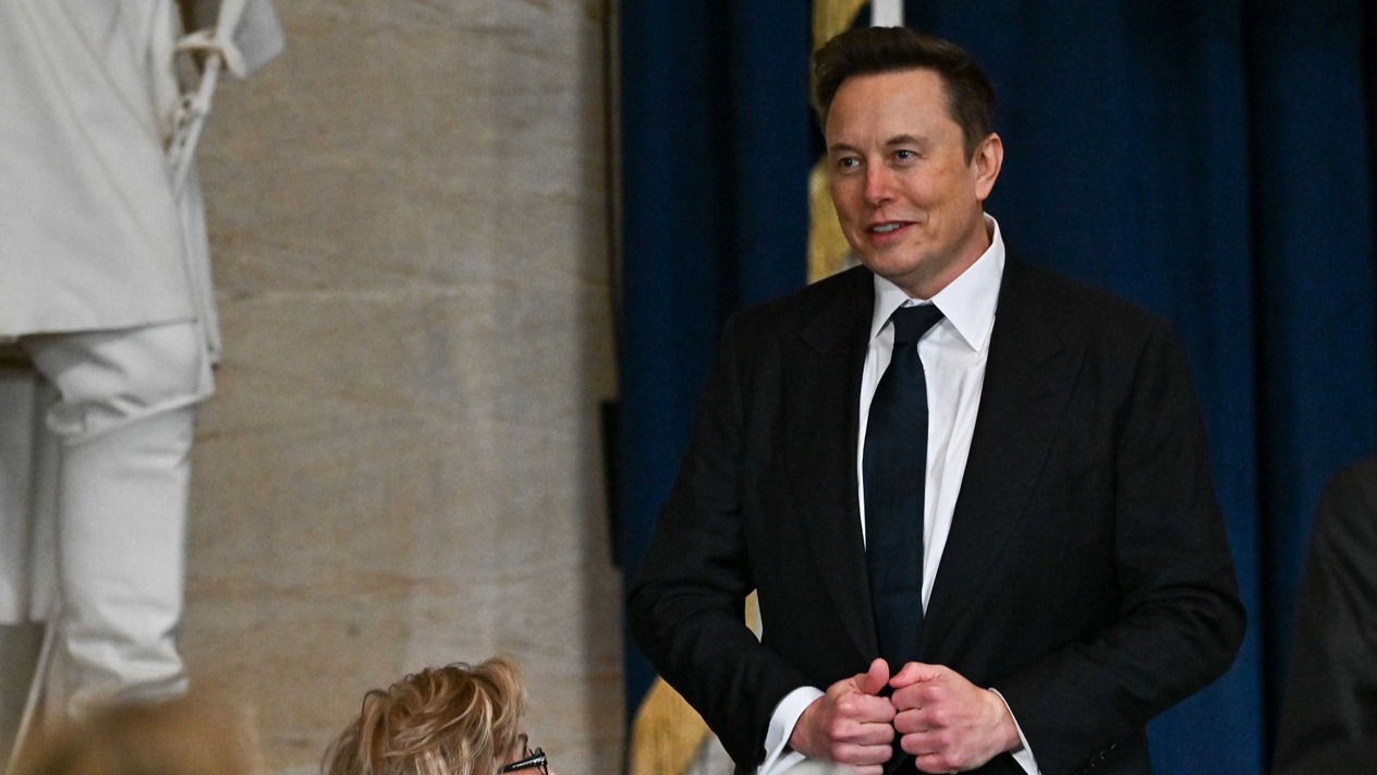 Elon Musk’ın maaşı CEO ücretlerini rekor seviyeye taşıdı