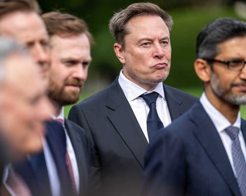 Elon Musk'ın serveti bir günde 36 milyar dolar düştü
