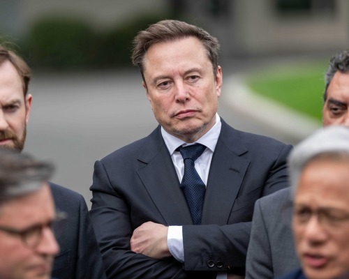 Elon Musk’ın serveti yeniden 1 trilyon doları aştı