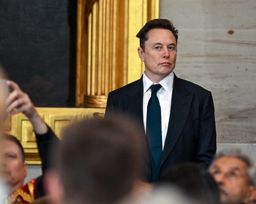  Elon Musk mali durumunu kamuoyuna açıklamaktan nasıl kurtuldu?