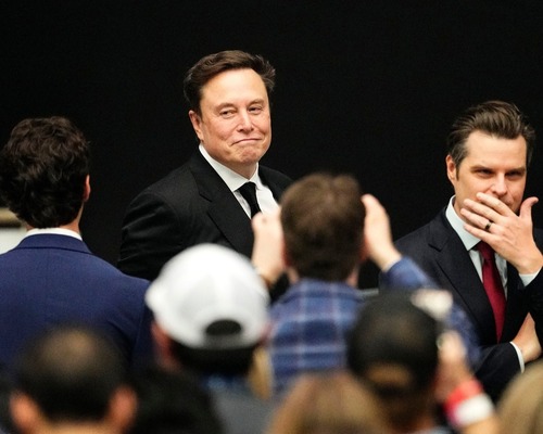 Elon Musk serveti 600 milyar doları gören ilk insan oldu