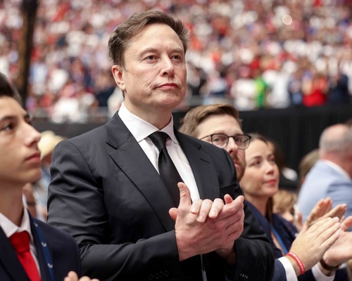 Elon Musk SpaceX için alışılmışın dışında bir halka arz planlıyor