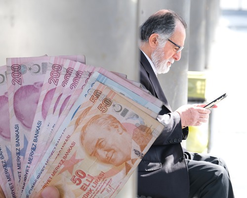 En düşük emekli aylığını düzenleyen yasa teklifi kabul edildi