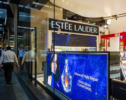 Estée Lauder İspanyol Puig’i satın almak için görüşmelerde