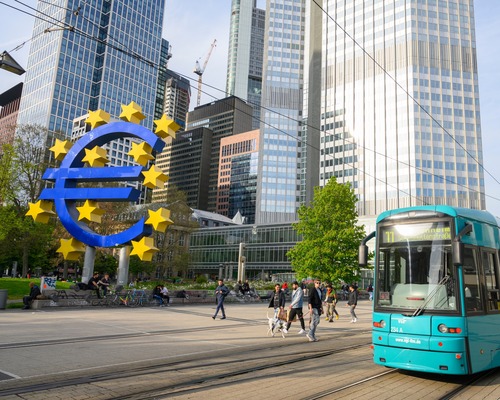 Euro Bölgesi'nde ekonomik daralma ve yatırımcı güveninde düşüş