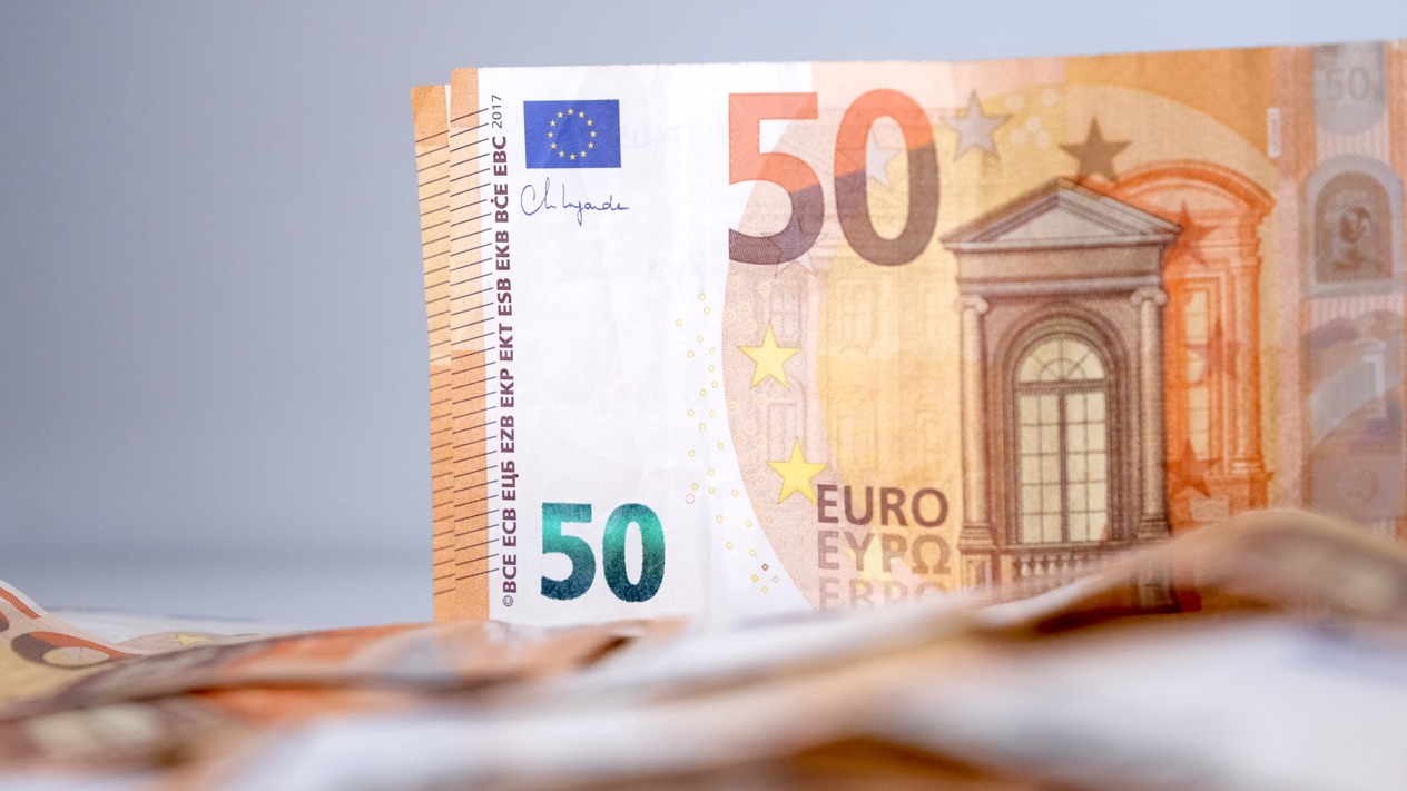 Euro bölgesinde kredi büyümesi hız kesti