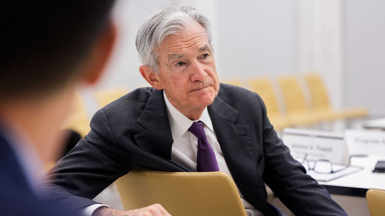 Fed Başkanı Powell baskı altında