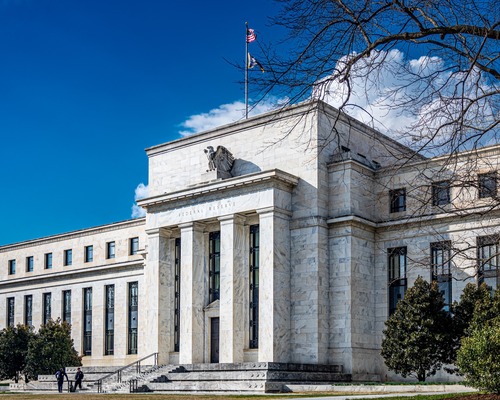 Fed politika faizini 25 baz puan indirerek bilanço küçültme sürecini sonlandırdı