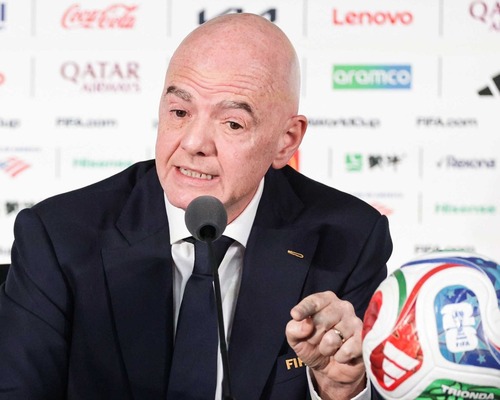 FIFA Başkanı Gianni Infantino koltuğunu korumaya çalışıyor