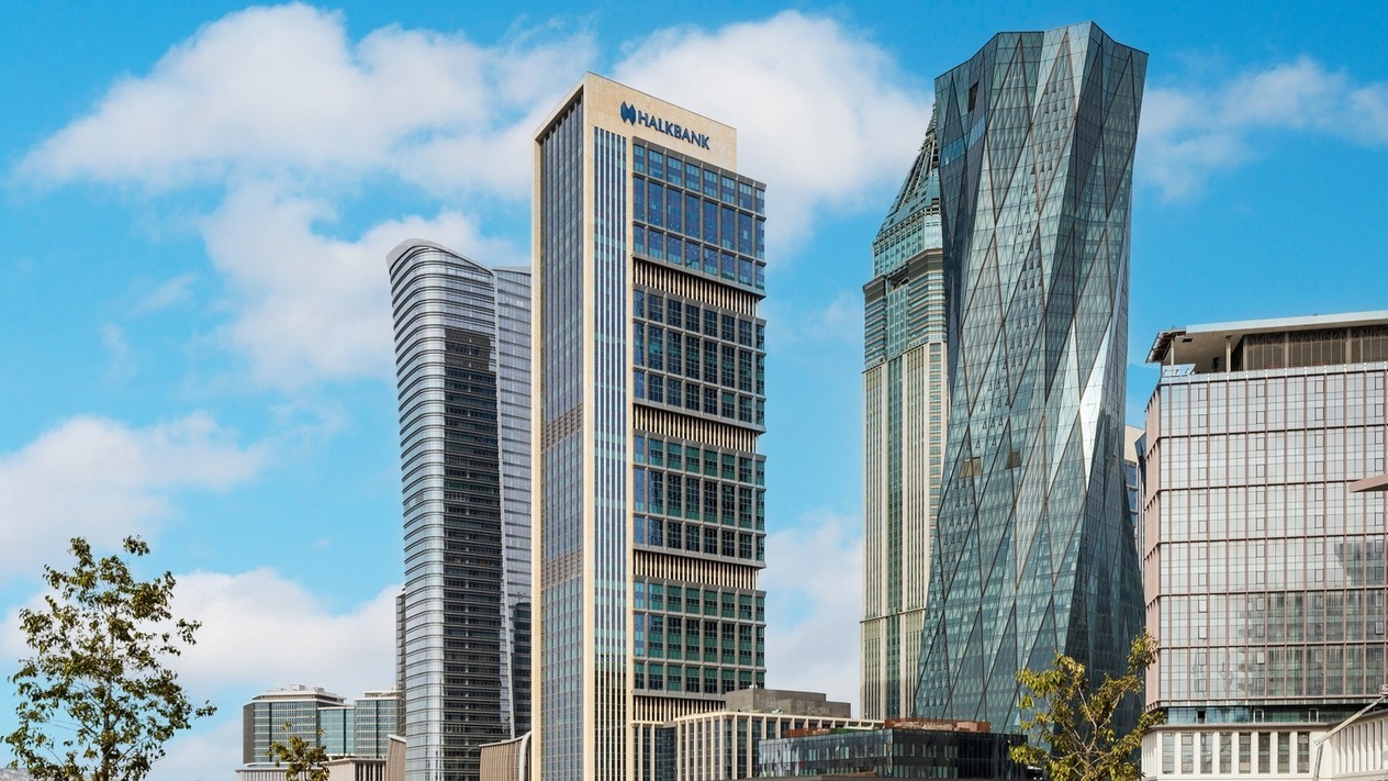 Fitch'ten Halkbank'a not artırımı