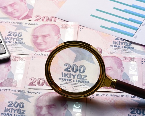 Fitch’ten Türkiye değerlendirmesi: Rezervler artıyor, enflasyon geriliyor