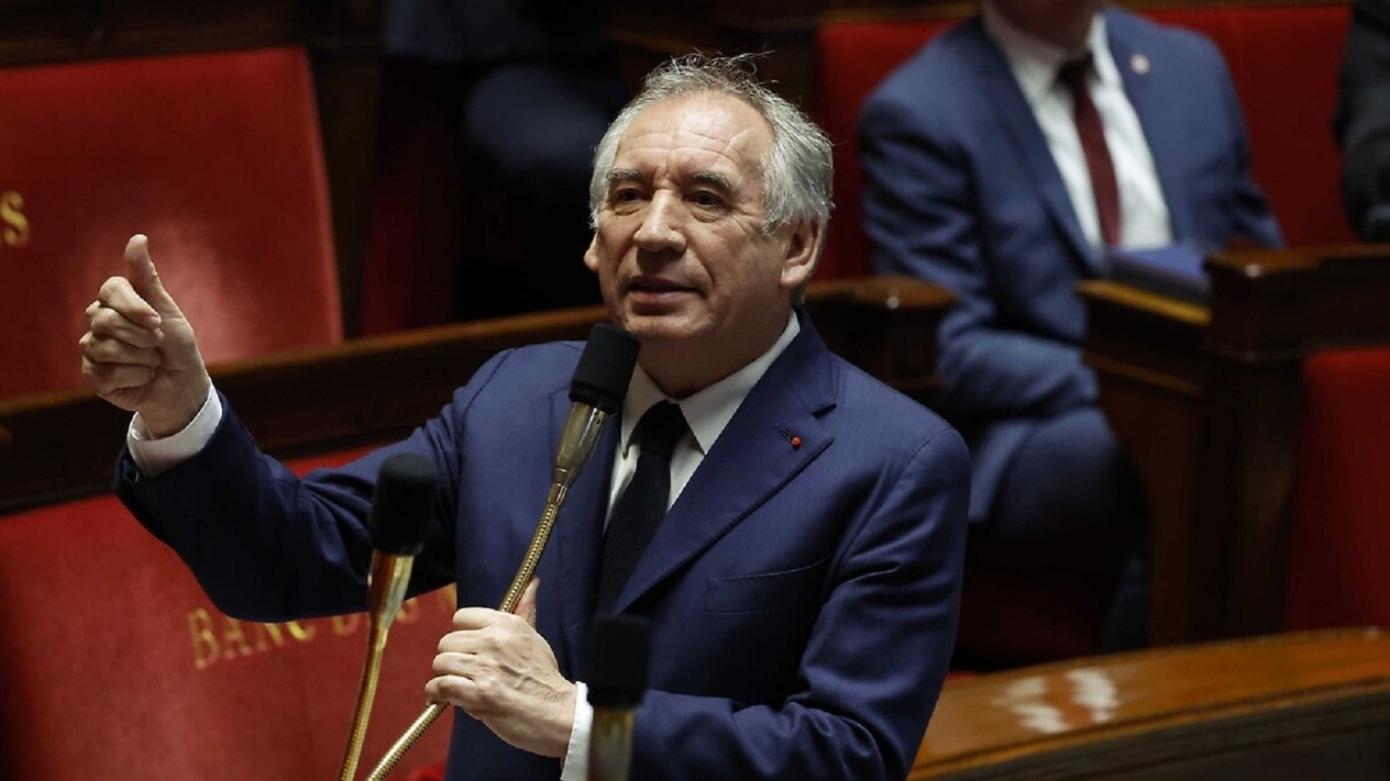 Fransa'da yeni kabine belirlendi: Başbakanın hedefi bütçe açığını yüzde 5'e düşürmek