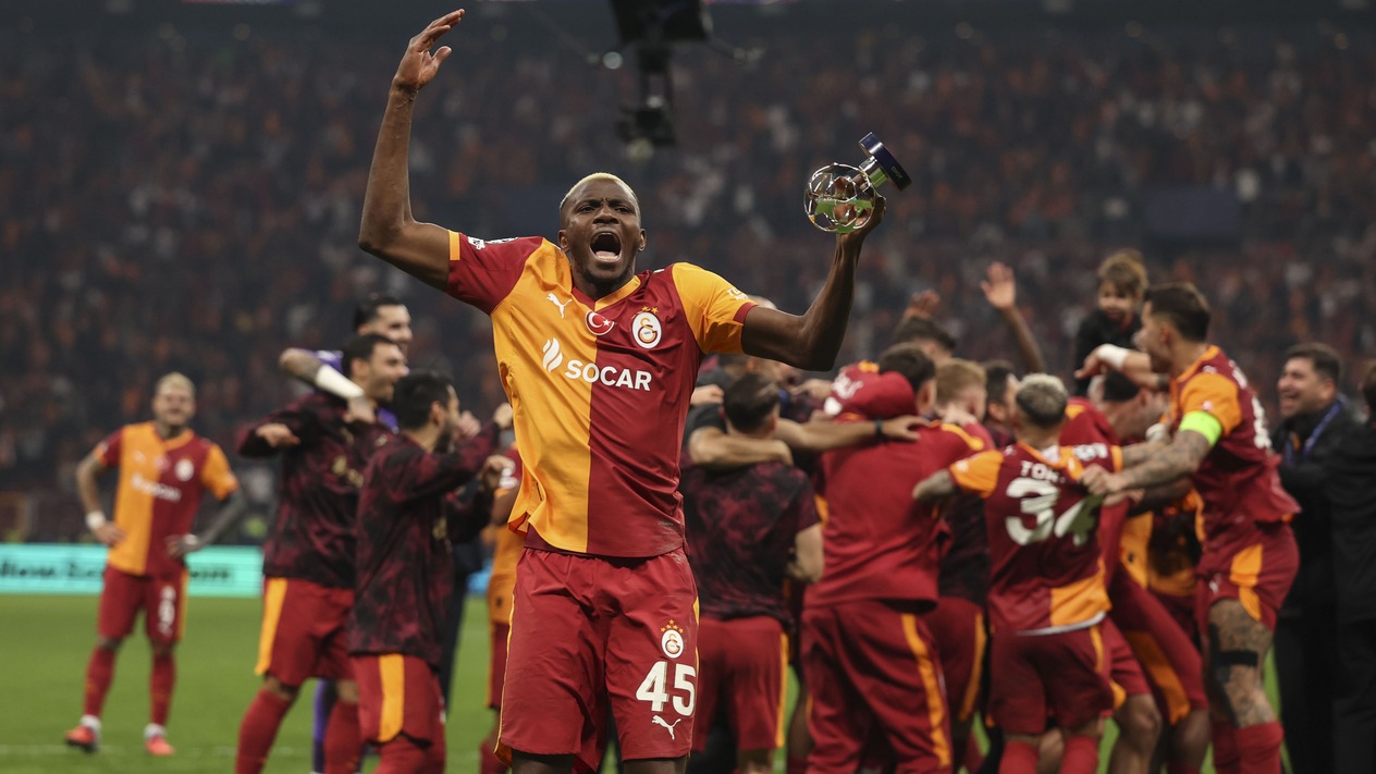 Galatasaray sahada, kasada ve borsada kazandı