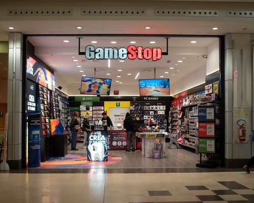 Gamestop kendisinden dört kat büyük eBay'i 56 milyar dolara satın almak istiyor
