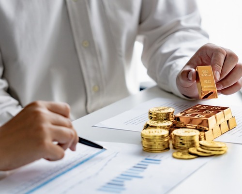 Goldman Sachs: Altın ons başına dört bin doları aşacak