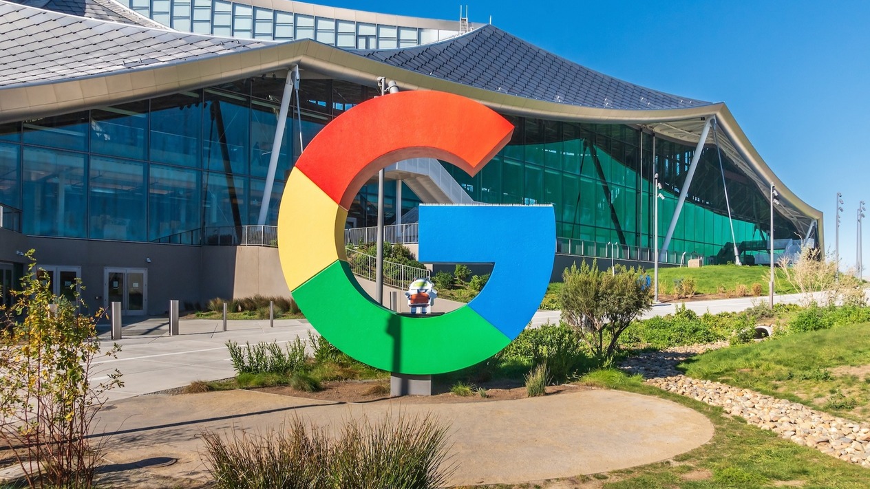 Google üretken yapay zeka rekabetinde arama motoru üstünlüğünü korumaya çalışıyor