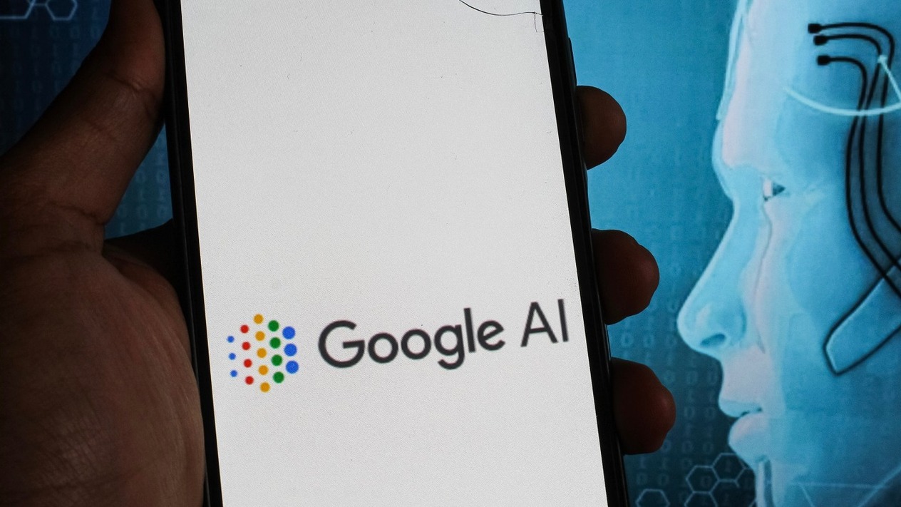 Google yeni yapay zeka özelliğiyle sohbet robotlarına meydan okuyor