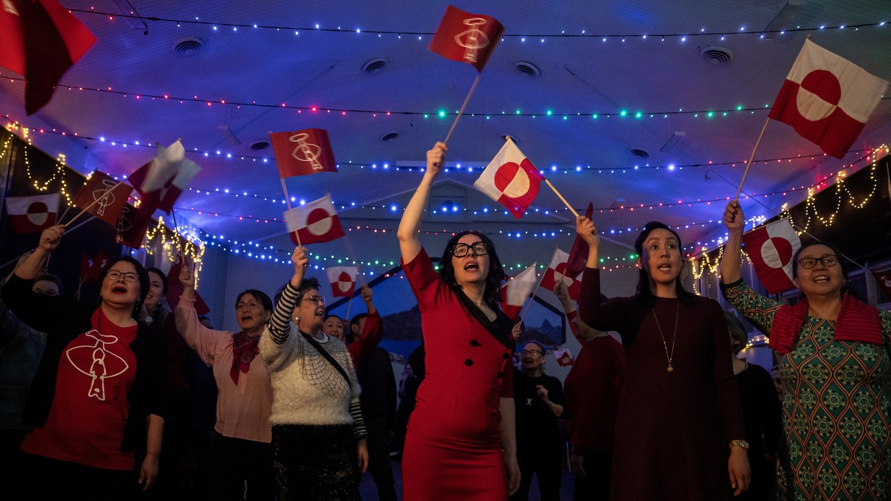 Grönland seçimlerine bağımsızlık tartışmaları damga vurdu: Danimarka yanlıları birinci parti oldu