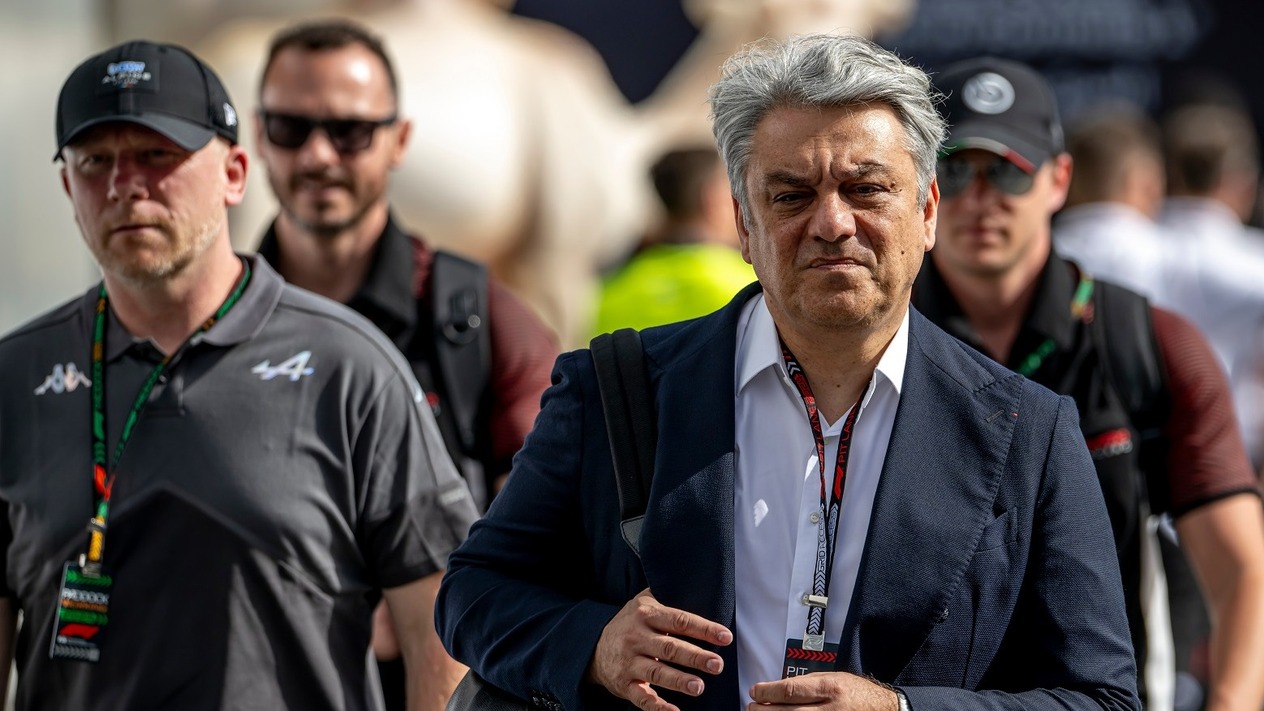 Gucci’nin sahibi Kering yeni CEO’sunu atamaya hazırlanıyor