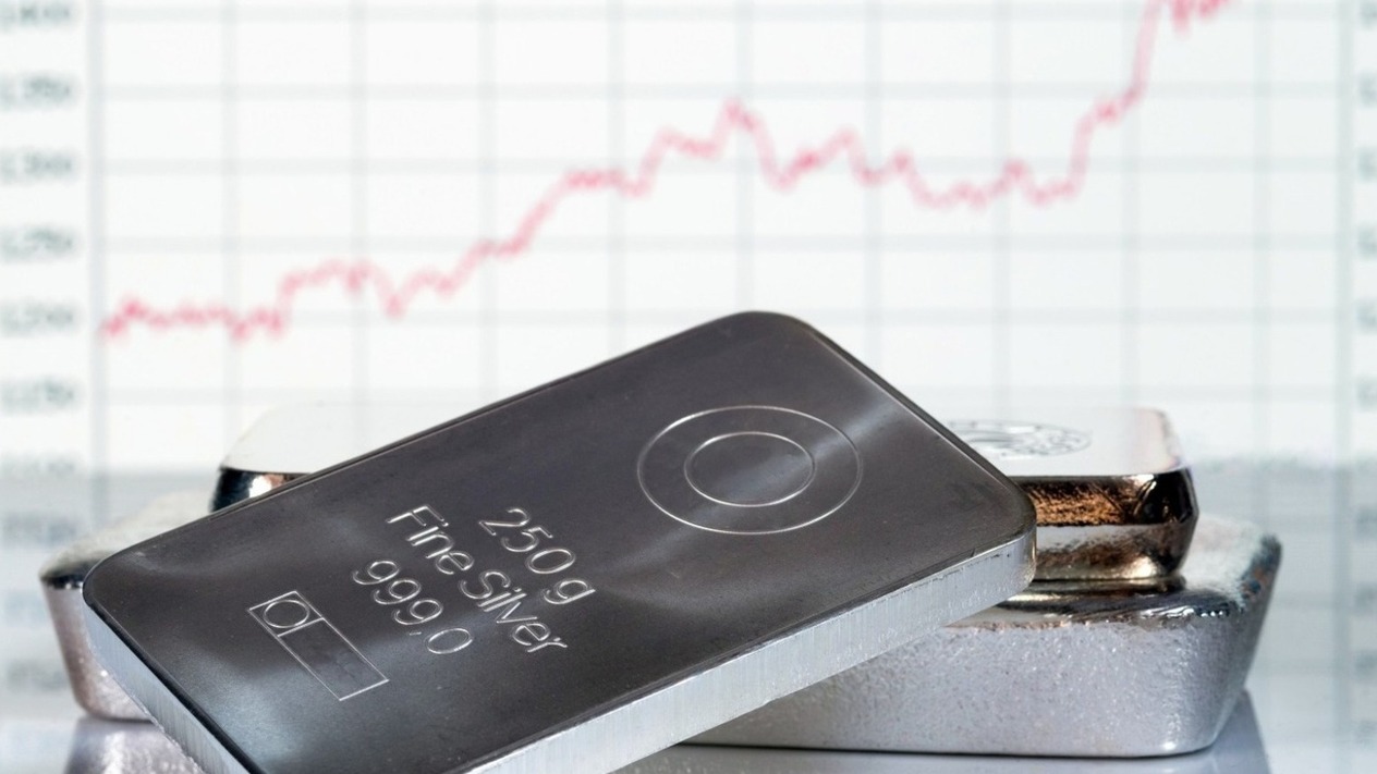 Gümüş fiyatı tarihi rallinin ardından yüzde 7’den fazla düştü