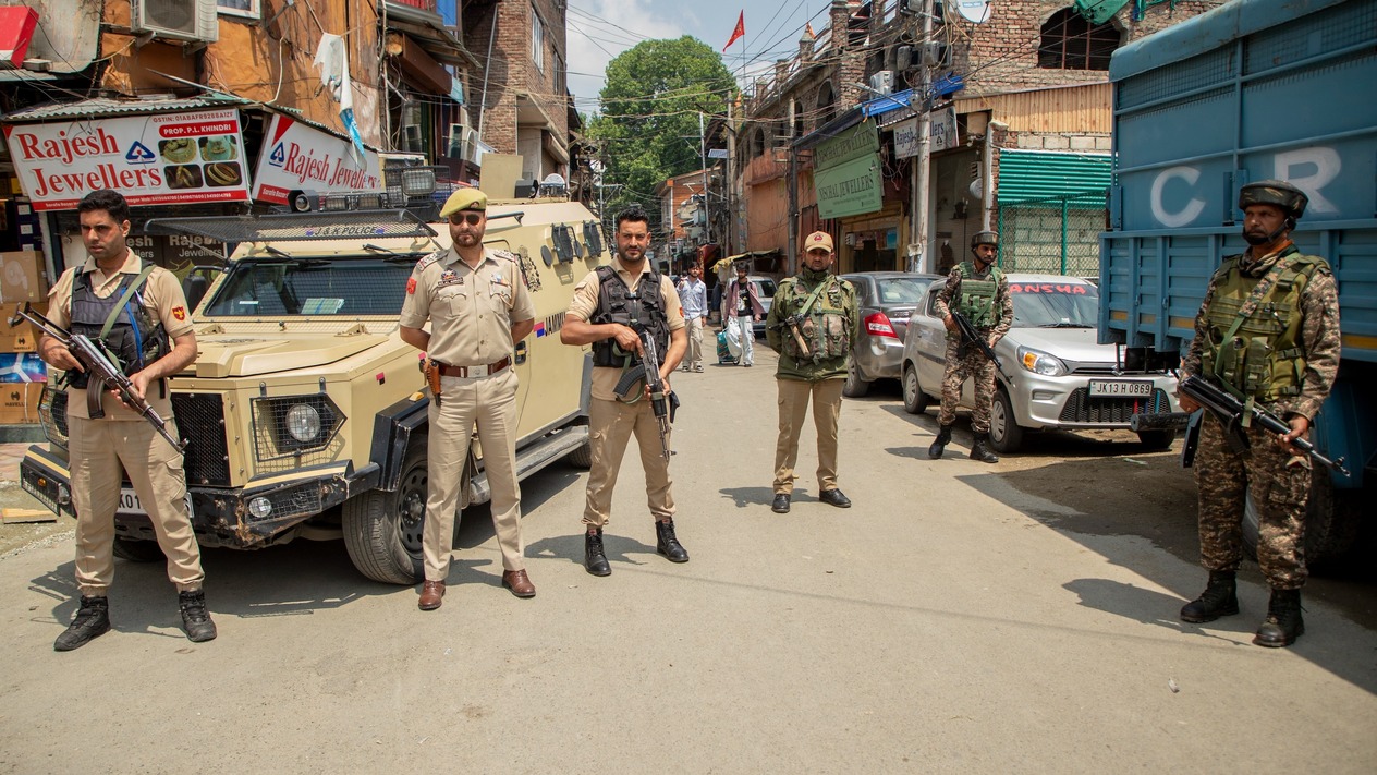 Güney Asya çatışmasında iki lider sahnede