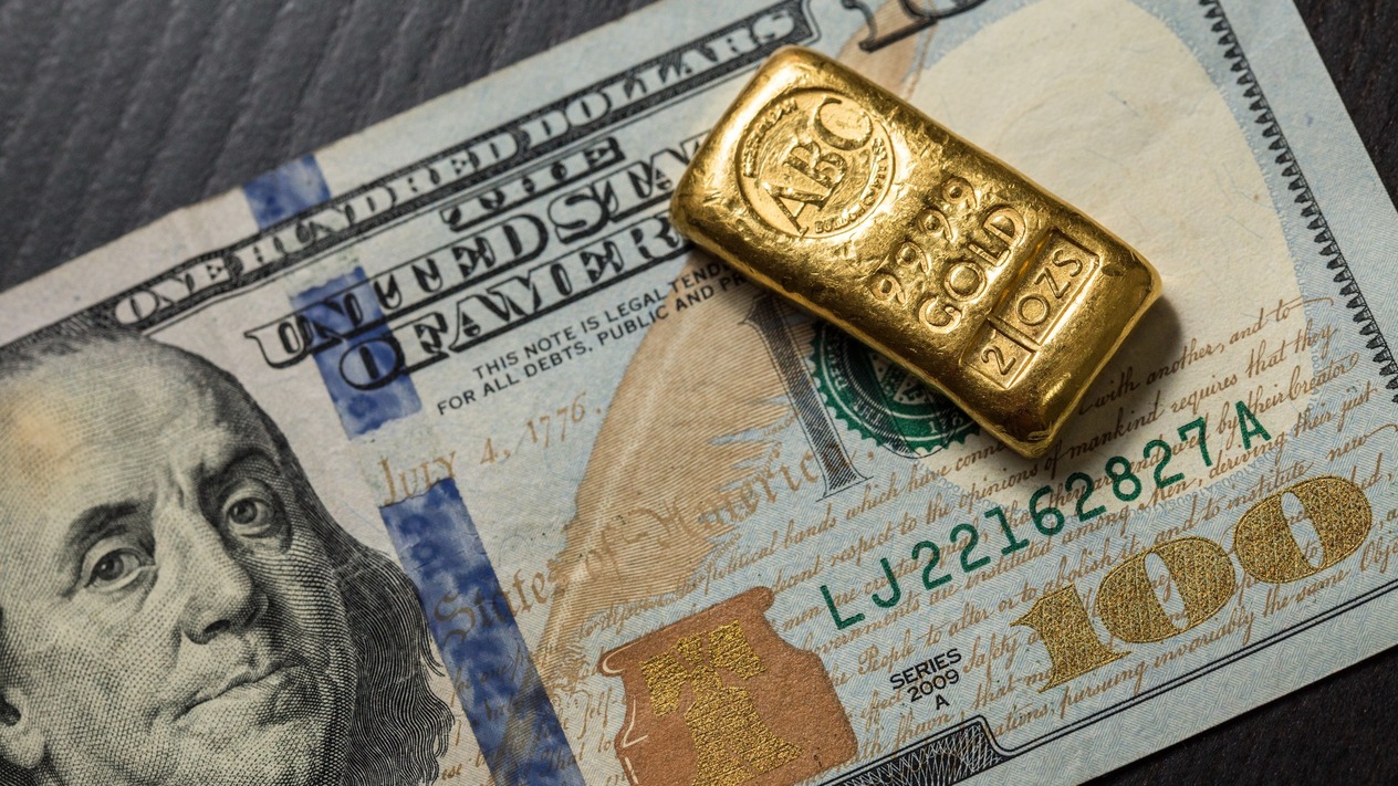 Altın fiyatları bir ayın en düşük seviyesinden döndü