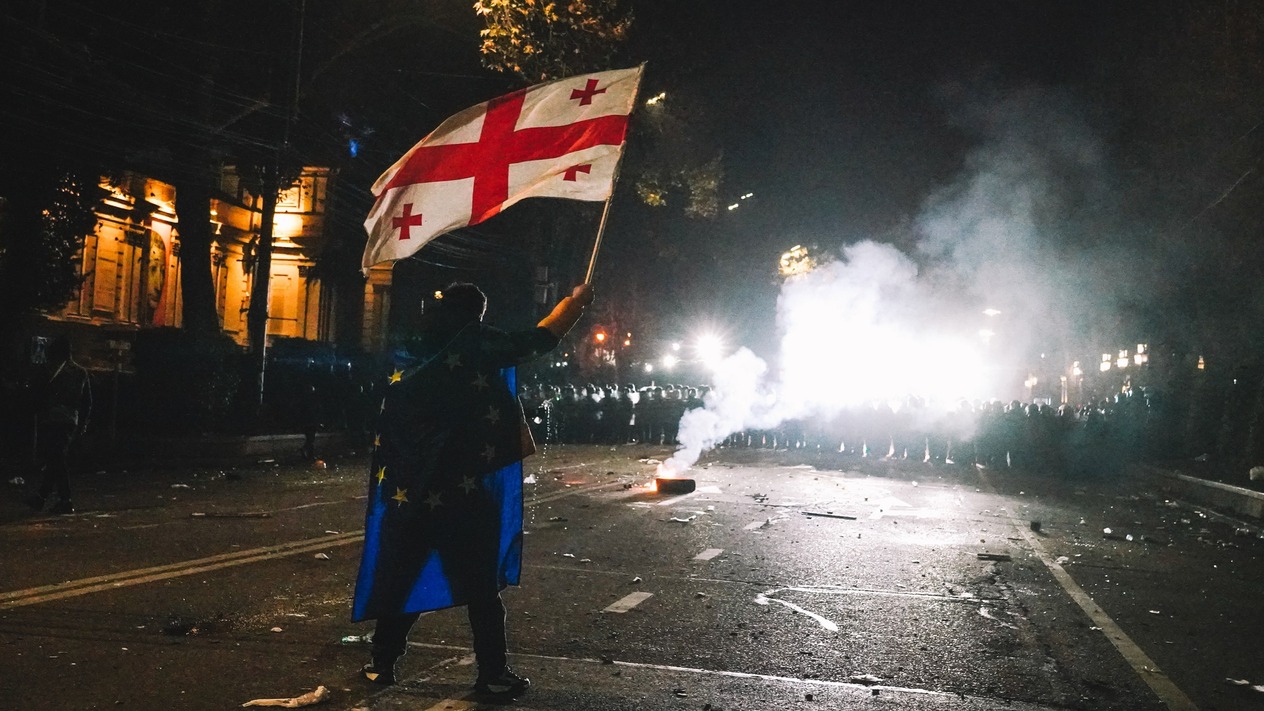 Gürcistan'da tartışmalı medya yasası yürürlüğe girdi
