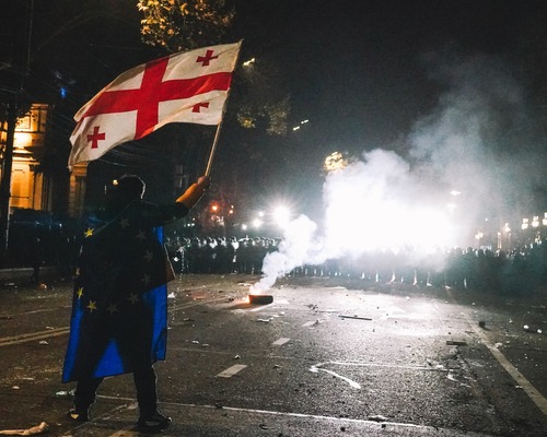 Gürcistan'da tartışmalı medya yasası yürürlüğe girdi