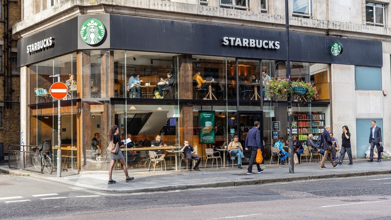 Güvenlik önlemi kararı: Starbucks CEO’su için özel jet sınırlamalarını kaldırdı