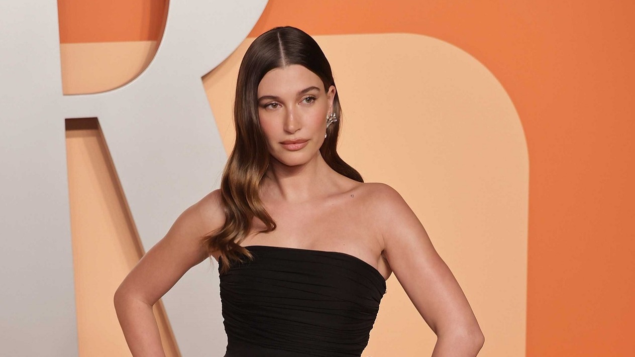 Hailey Bieber bir milyar dolarlık başarı hikayesine dönüştürdüğü markası Rhode