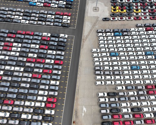  Hangi arabayı alacağım bilemiyorum: Tüketici ikileminden jeopolitik satranç tahtasına