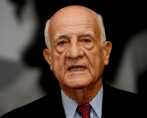 Hastaneden ayrılan İnan Kıraç saatler sonra vasilerine teslim edildi