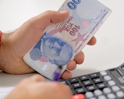 Hazine, tahvil ihaleleri öncesinde 19 milyar TL borçlandı