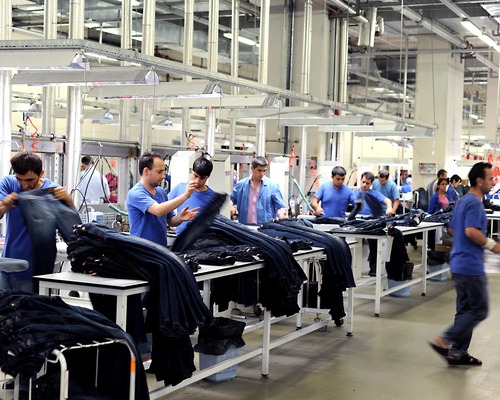 Hazır giyimde açık büyüyor: 2 milyar dolar kayıp