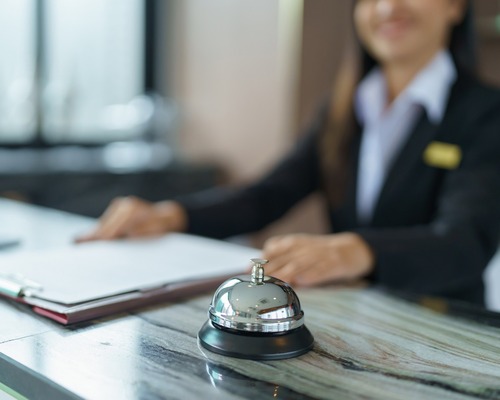 Hilton ve Hyatt gibi otel devleri 2025 beklentilerini düşürdü