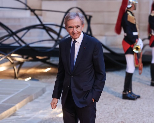 Hissedarlar Arnault'tan netlik istiyor: LVMH'de koltuk kime kalacak? 