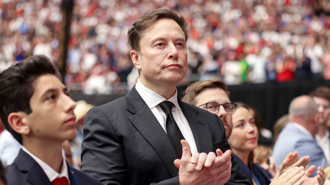 Hissedarlardan Musk’ın 1 trilyon dolarlık maaş paketine tepki