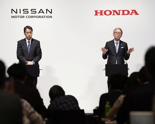 Honda: Nissan CEO'su Uchida görevden ayrılırsa görüşmelere devam ederiz